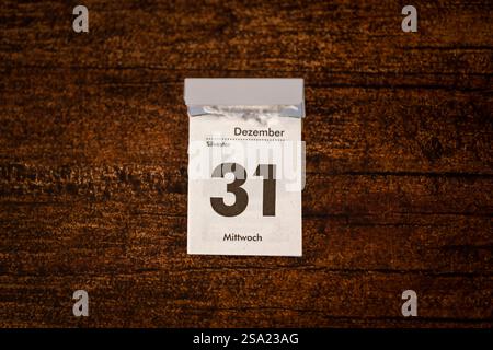 23.01.2025, Jahreskalender 2025 : Kalenderblatt 31. Décembre 2025, Feiertag Silvester 23.01.2025 Jahreskalender 2025 23.01.2025 Jahreskalender 2025 *** 23 01 2025, calendrier annuel 2025 page de calendrier 31 décembre 2025, Saint Sylvestre 23 01 2025 calendrier annuel 2025 23 01 2025 calendrier annuel 2025 Banque D'Images