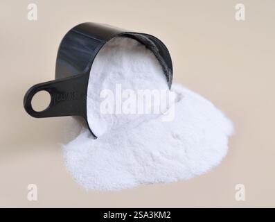 Bicarbonate de sodium nom IUPAC : hydrogénocarbonate de sodium, communément appelé bicarbonate de soude ou bicarbonate de soude, est un composé chimique de formule Banque D'Images