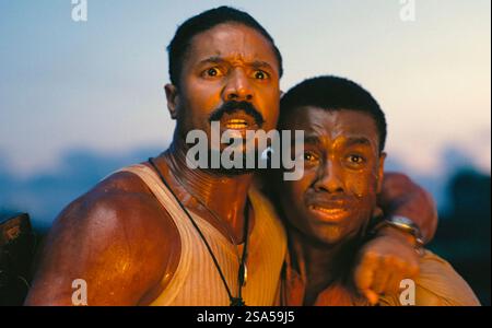 Sinners (2025) réalisé par Ryan Coogler et mettant en vedette Michael B. Jordan et Percy Bell. Des frères jumeaux retournent dans leur ville natale, démêlant de sombres secrets dans ce thriller d'horreur surnaturel gothique. Publicité encore ***USAGE ÉDITORIAL SEULEMENT***. Crédit : BFA / Warner Bros Banque D'Images