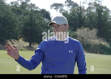 Pebble Beach, États-Unis. 29 janvier 2025. Pebble Beach, Californie, États-Unis - 28 janvier 2025 Jordan Spieth se réchauffe avant l'AT&T Pebble Beach Pro-Am (tournoi de golf signature PGA Tour) qui se tient sur le célèbre Pebble Beach Links, Californie, USAS crédit : Motofoto/Alamy Live News Banque D'Images