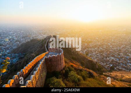Magnifique coucher de soleil avec vue aérienne sur Jaipur Inde depuis le fort de Nahargarh Banque D'Images