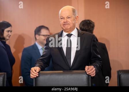 Berlin, Allemagne. 29 janvier 2025. Le Chancelier fédéral Olaf Scholz (SPD) arrive à la réunion du Cabinet fédéral à la Chancellerie. Crédit : Michael Kappeler/dpa/Alamy Live News Banque D'Images