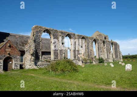 Les ruines de l'église originale de Saint André à Covehithe, Suffolk, Royaume-Uni. Banque D'Images