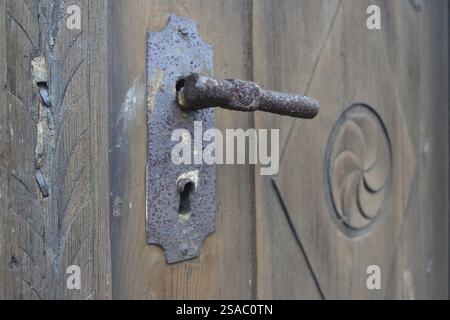 Poignée de porte rouillée Banque D'Images