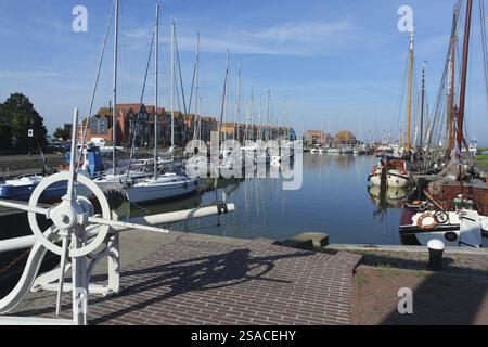 Port à Stavoren sur l'IJsselmeer, pays-Bas Banque D'Images