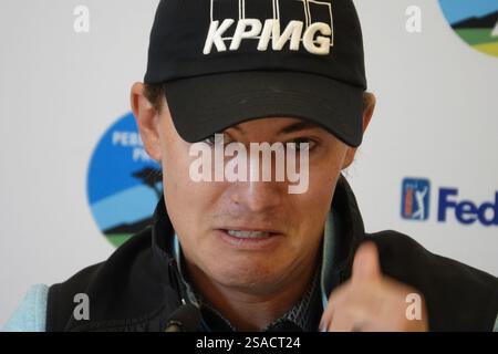 Pebble Beach, États-Unis. 30 janvier 2025. Pebble Beach, Californie, États-Unis - 28 janvier 2025 Maverick McNealy, de Stanford, CALIFORNIE, parle à la presse avant le début de l'AT&T Pebble Beach Pro-Am (tournoi de golf signature PGA Tour) qui se tient sur le célèbre Pebble Beach Links, Californie, USAS crédit : Motofoto/Alamy Live News Banque D'Images