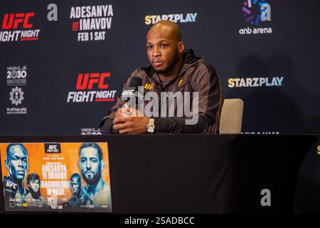 Riyad, Arabie Saoudite. 28 janvier 2025. RIYAD, ARABIE SAOUDITE - JANVIER 28 : Michael page interagit avec les médias pendant l'UFC FN Arabie Saoudite : Journée des médias Adesanya vs Imavov au Crowne Plaza Riyad RDC le 28 janvier 2025, à Riyad, province de Riyad, Arabie Saoudite. (Photo de Danny Perez/PxImages) crédit : PX images/Alamy Live News Banque D'Images