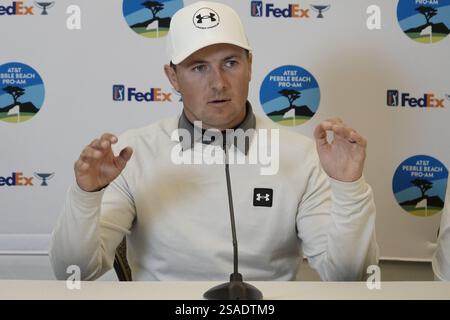 Pebble Beach, États-Unis. 30 janvier 2025. Pebble Beach, Californie, États-Unis - 28 janvier 2025 Jordan Spieth, ancien champion, parle à la presse. Avant de faire son début de saison 2025 à l'AT&T Pebble Beach Pro-Am (PGA Tour signature golf event) qui se tient sur le célèbre Pebble Beach Links, Californie, USAS Credit : Motofoto/Alamy Live News Banque D'Images