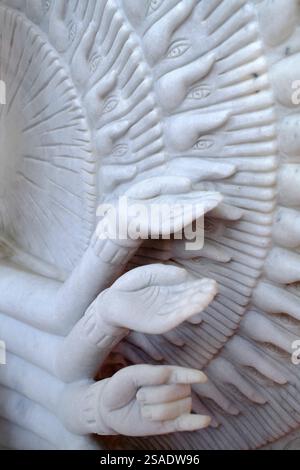 Pagode bouddhiste Thien Quang. Quan am (Quanyin) bodhisattva de compassion ou déesse de la Miséricorde. Tan Chau. Vietnam. Banque D'Images