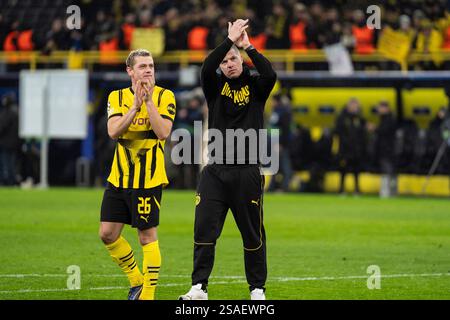 29.01.2025, signal Iduna Park, Dortmund, GER, UEFA Champions League, Spieltag - Borussia Dortmund vs FC Shakhtar Donetsk Im Bild : Julian Ryerson (Borussia Dortmund, #26) und Mike Tullberg (chef-entraîneur/entraîneur, BV Borussia Dortmund) Foto © nordphoto GmbH/Christian Schulze Banque D'Images
