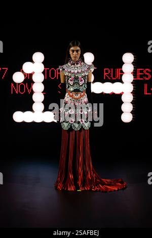 Paris, Frankreich. 29 janvier 2025. Piste VALENTINO haute Couture printemps-été 2025 lors de la semaine de la mode haute Couture à Paris le 2025 janvier - Paris, France 29/01/2025 crédit : dpa/Alamy Live News Banque D'Images