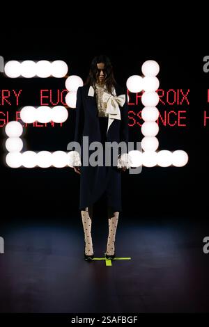 Paris, Frankreich. 29 janvier 2025. Piste VALENTINO haute Couture printemps-été 2025 lors de la semaine de la mode haute Couture à Paris le 2025 janvier - Paris, France 29/01/2025 crédit : dpa/Alamy Live News Banque D'Images