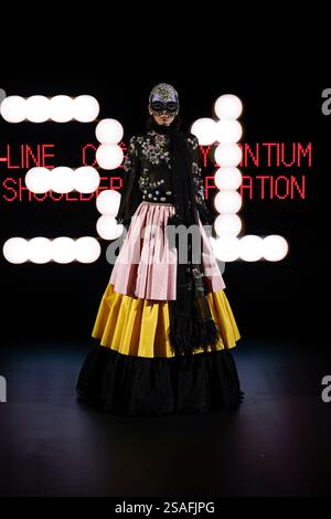 Paris, Frankreich. 29 janvier 2025. Piste VALENTINO haute Couture printemps-été 2025 lors de la semaine de la mode haute Couture à Paris le 2025 janvier - Paris, France 29/01/2025 crédit : dpa/Alamy Live News Banque D'Images