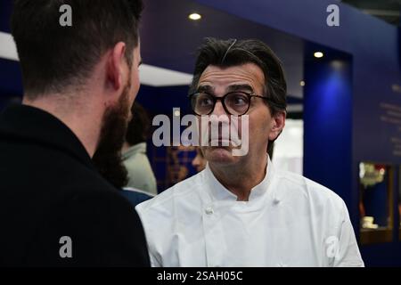Lyon, Rhône, France. 26 janvier 2025. Yannick Alleno, un chef français vu au Sirha. La conférence au Sirha Lyon faisait partie d'une grande exposition sur l'hôtellerie et la restauration, qui présentait des conférences sectorielles, des concours comme le Bocuse d'Or et des vitrines d'innovation culinaire et de durabilité. (Crédit image : © Romain Doucelin/SOPA images via ZUMA Press Wire) USAGE ÉDITORIAL SEULEMENT! Non destiné à UN USAGE commercial ! Banque D'Images