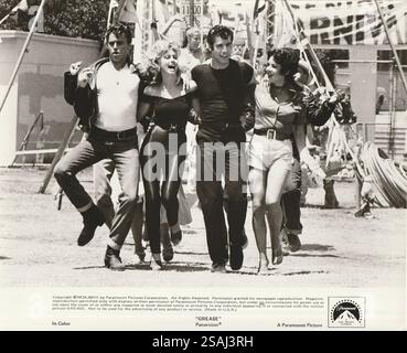 Grease (Paramount, 1978), John Travolta 'Danny Zuko' et Olivia Newton-John 'Sandy Olsson' Banque D'Images