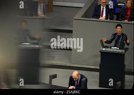Berlin, Allemagne. 29 janvier 2025. Sahra Wagenknecht (BSW, parle au Bundestag. Crédit : Fariha Farooqui/dpa/Alamy Live News Banque D'Images