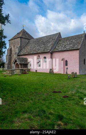St Mary's Church, Kempley, Gloucestershire, Royaume-Uni possède le plus ancien toit en bois de tous les bâtiments en Angleterre et certains des murs médiévaux les mieux conservés Banque D'Images