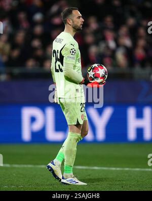 Gérone, Espagne. 30 janvier 2025. Pau Lopez du Girona FC lors du match de l'UEFA Champions League, date 8, entre Girona FC et Arsenal FC a joué au stade Montilivi le 29 janvier 2025 à Gérone Espagne. (Photo de Bagu Blanco/PRESSINPHOTO) crédit : AGENCE SPORTIVE PRESSINPHOTO/Alamy Live News Banque D'Images