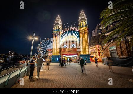 Sydney, Nouvelle-Galles du Sud, Australie - entrée de Luna Park illuminée la nuit Banque D'Images