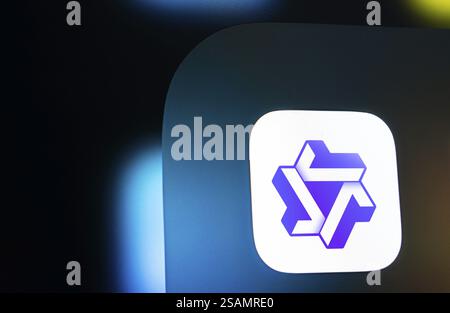 Gros plan d'un écran iPhone affichant l'ai Alibaba Qwen Banque D'Images