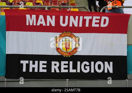 Bucarest, Roumanie. 30 janvier 2025. Manchester United Flag pendant le match FCSB contre Manchester United FC UEFA Europa League au stade National Arena (Arena Națională), Bucarest, Roumanie, le 30 janvier 2025 crédit : Eleanor Hoad/Every second Media crédit : Every second Media/Alamy Live News Banque D'Images