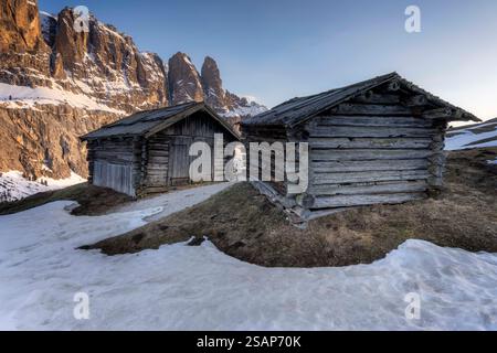 Coucher de soleil à Passo Gardena Banque D'Images