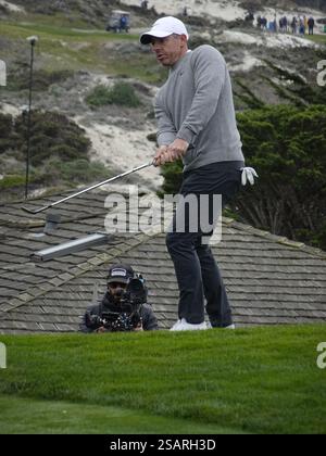 Pebble Beach, États-Unis. 30 janvier 2025. Pebble Beach, Californie, États-Unis - 30 janvier 2025 Rory McIlroy passe le 5e green lors de la première journée de l'AT&T Pebble Beach Pro-Am (tournoi de golf signature PGA Tour) qui se tient sur le célèbre parcours de golf Spyglass Hill, Californie, USAS crédit : Motofoto/Alamy Live News Banque D'Images