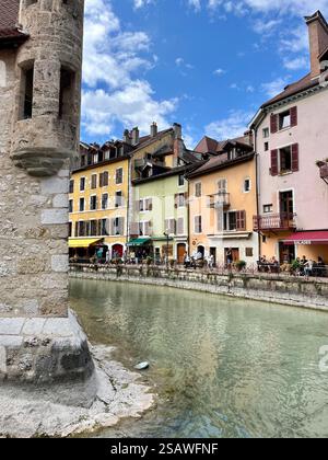 Vieille ville d'Annecy avec ses beaux canaux, haute-Savoie, France Banque D'Images