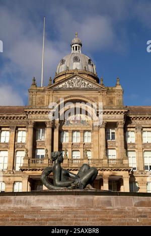 Birmingham Museum and Art Gallery à Birmingham, Angleterre. Le bâtiment classé Grade II date de 1885 et fait face à Victoria Square. Banque D'Images