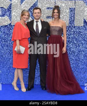 Christine Egerton, Taron Egerton et Emily Thomas assistent à la première britannique de Rocketman à l'Odeon luxe Leicester Square à Londres, en Angleterre. 20 mai 2019 Banque D'Images