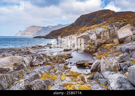Fjords près de Mefjordvaer sur l'île de Senja en Norvège Banque D'Images