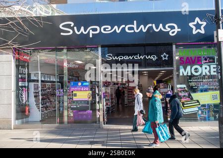 Uxbridge, Royaume-Uni. 30 janvier 2025. Un magasin Superdrug à Uxbridge. Crédit : Maureen McLean/Alamy Banque D'Images