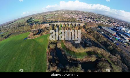 Vue aérienne du viaduc de Sankey (Nine Arches) près de Newton-le-Willows dans le Merseyside, au Royaume-Uni Banque D'Images