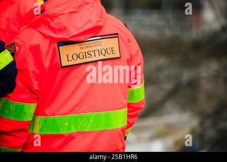 La sécurité civile, ainsi que des pompiers de différentes régions, aident à pomper de l'eau ou à secourir les habitants touchés par des inondations historiques, à Redon et St-Nicolas-de-Redon, villes frontalières entre les départements de l'Ille-et-Vilaine et de la Loire-Atlantique photo prise le 31 janvier 2025. Photo de Yannick BILLIOUX/ABACAPRESS. COM Credit : Abaca Press/Alamy Live News Banque D'Images