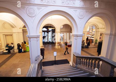 Royal Academy of Arts London ; architecture intérieure du Burlington House Building, Piccadilly, Londres, Royaume-Uni Banque D'Images