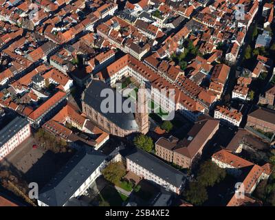 VUE AÉRIENNE. Église jésuite (Jesuitenkirche). Heidelberg, Bade-Württemberg, Allemagne. Banque D'Images