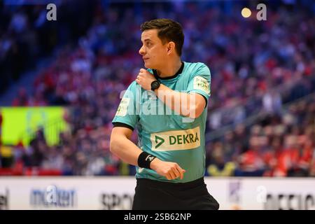 Oslo, Norvège. 31 janvier 2025. Arbitre Bojan Lah vu lors de la demi-finale de la Coupe du monde de handball masculin de l'IHF 2025 entre le Danemark et le Portugal à Unity Arena à Oslo. Crédit : Gonzales photo/Alamy Live News Banque D'Images