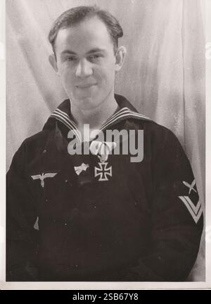 Vintage WWII Allemand Kriegsmarine Sailor Portrait (vers 1940s) Banque D'Images