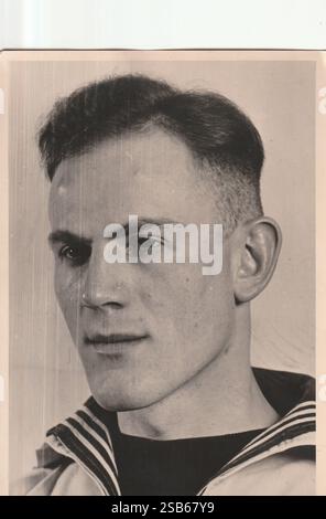 Vintage WWII Allemand Kriegsmarine Sailor Portrait (vers 1940s) Banque D'Images