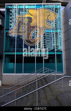 Logo BC Lions sur le verre du BC place Stadium à Vancouver, en Colombie-Britannique. L’équipe de la LCF (Ligue canadienne de football) y joue ses matchs à domicile. Banque D'Images