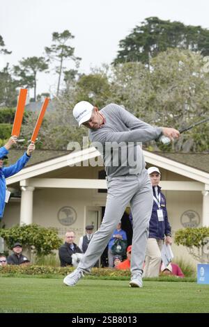 Pebble Beach, États-Unis. 1er février 2025. Pebble Beach, Californie, États-Unis - 1er février 2025 Justin Rose se prépare à commencer sa 3ème manche au terrain de golf AT&T Pebble Beach Pro-Am (PGA Tour signature golf event), Californie, États-Unis crédit : Motofoto/Alamy Live News Banque D'Images