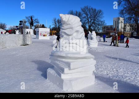 St Paul, Minnesota, États-Unis - 26 janvier 2025 : Saint Paul Winter Carnival 2025 : sculptures de neige au Vulcan Snow Park Banque D'Images