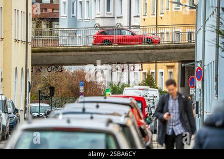 Bruderwöhrdstraße im Ostenviertel, Wohnstraße, Ratisbonne, 31. Januar 2025 Deutschland, Ratisbonne, 31. Januar 2025, Bruderwöhrdstraße im Ostenviertel, Wohnstraße, Wohngebiet, Parkplätze, Anwohnerparken, Stadtviertel östlich der Innenstadt, Bayern *** Bruderwöhrdstraße dans le quartier est, rue résidentielle, Ratisbonne, 31 janvier 2025 Allemagne, Regensburg, 31 janvier 2025, Bruderwöhrdstraße dans le quartier est, rue résidentielle, quartier résidentiel, places de parking, parking résident, quartier à l'est du centre-ville, Bavière Banque D'Images