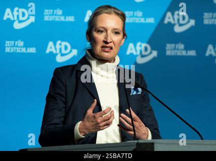 Neu Isenburg, Ger. 1er février 2025. Alice Weidel (AFD-Vorsitzende) BEI ihrer Rede à Neu-Isenburg. Mimik, Gestik. Zeit für Alice Weidel - in Neu-Isenburg - Wahlkampftour Bundestagswahl 2025 - 01.02.2025, Neu-Isenburg, Hugenottenhalle, Hessen crédit : HMB Media/Alamy Live News Banque D'Images