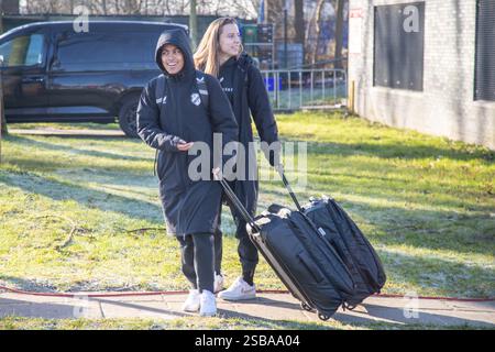 Utrecht, pays-Bas. 02 février 2025. UTRECHT, PAYS-BAS - 2 FÉVRIER : le match Néerlandais Azerion Women's Eredivisie entre le FC Utrecht et l'Ajax est annulé en raison des conditions de terrain au Sportcomplex Zoudenbalch le 2 février 2025 à Utrecht, pays-Bas. (Photo de Leiting Gao/Orange Pictures) crédit : Orange pics BV/Alamy Live News Banque D'Images