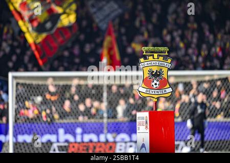 Deventer, pays-Bas. 02 février 2025. DEVENTER, Stadium Adelaarshorst, 02-02-2025, saison 2024/2025, logo de football néerlandais Eredivisie Go Ahead Eagles Before the match Go Ahead Eagles - Twente crédit : Pro Shots/Alamy Live News Banque D'Images