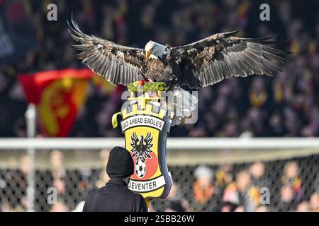 Deventer, pays-Bas. 02 février 2025. DEVENTER, Stadium Adelaarshorst, 02-02-2025, saison 2024/2025, Néerlandais Eredivisie Football The Eagle Harly avant le match Go Ahead Eagles - Twente crédit : Pro Shots/Alamy Live News Banque D'Images