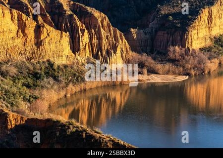 Détail des montagnes érodées des Barracas de Burujon au coucher du soleil, Tolède, Espagne. Banque D'Images