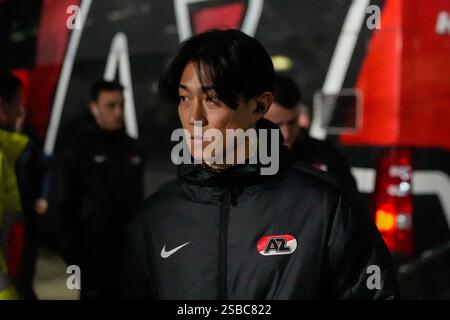 Tilburg, pays-Bas. 02 février 2025. TILBURG, PAYS-BAS - 2 FÉVRIER : Seiya Maikuma arrive lors du match néerlandais Eredivisie entre Willem II et AZ Alkmaar au stade Koning Willem II le 2 février 2025 à Tilburg, pays-Bas. (Photo de Ed van de Pol/Orange Pictures) crédit : Orange pics BV/Alamy Live News Banque D'Images