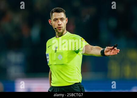 Tilburg, pays-Bas. 02 février 2025. TILBURG, 02-02-2025. Stade Koning Willem II. Eredivisie voetbal, saison, 2024/2025. Willem II - AZ. Arbitre Marc Nagtegaal crédit : Pro Shots/Alamy Live News Banque D'Images